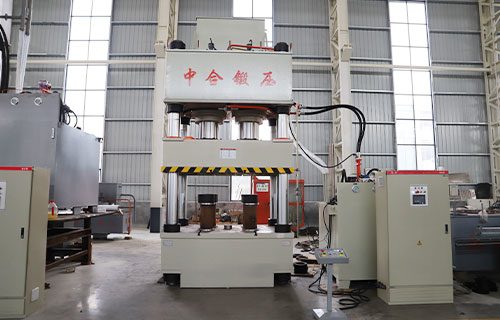 800噸四柱液壓機(jī)價(jià)格對(duì)比-滕州液壓機(jī)廠家提供選型方案